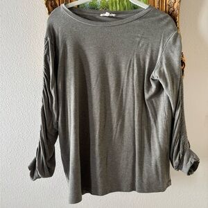 Jane and Delancey Green Long Sleeve Top